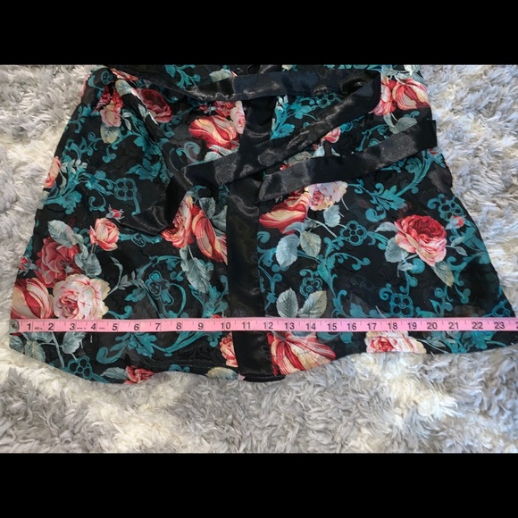 Robe - Picture 3 of 4